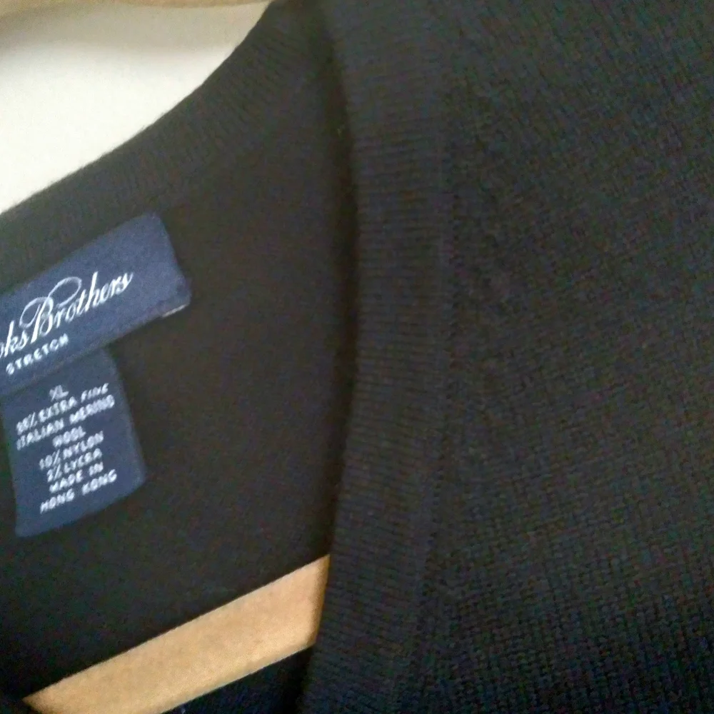 Brooks Brothers Black VNeck Sweater Merino Wool Men's XL Quiet Luxury Minimalist